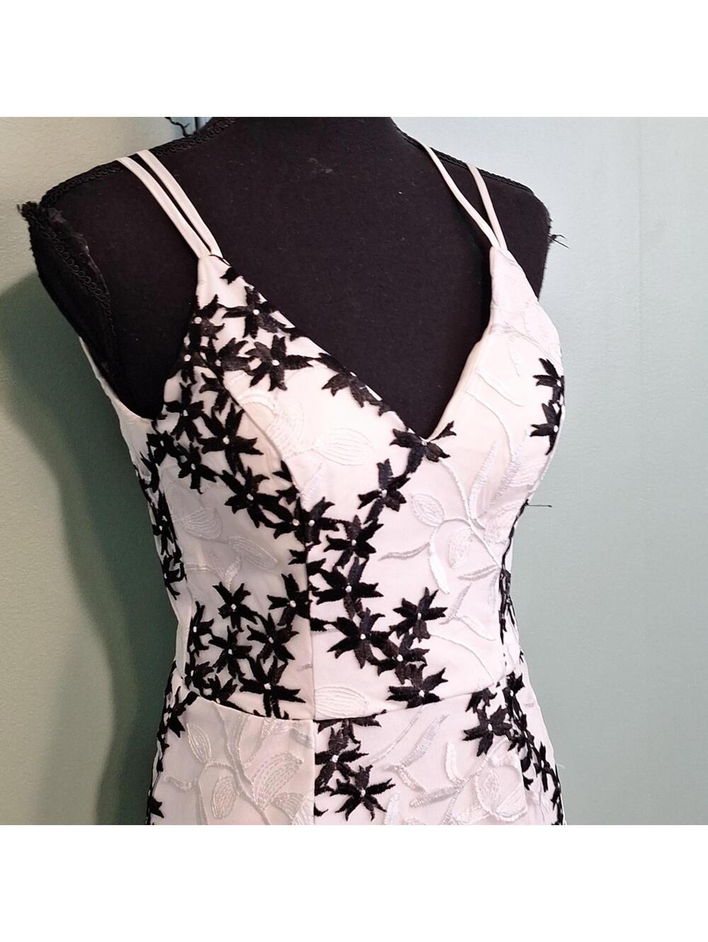 My Michelle Black And White Long Cocktail Dress Size 5 - Picture 2 of 9